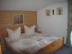 Schlafzimmerbild-001.jpg